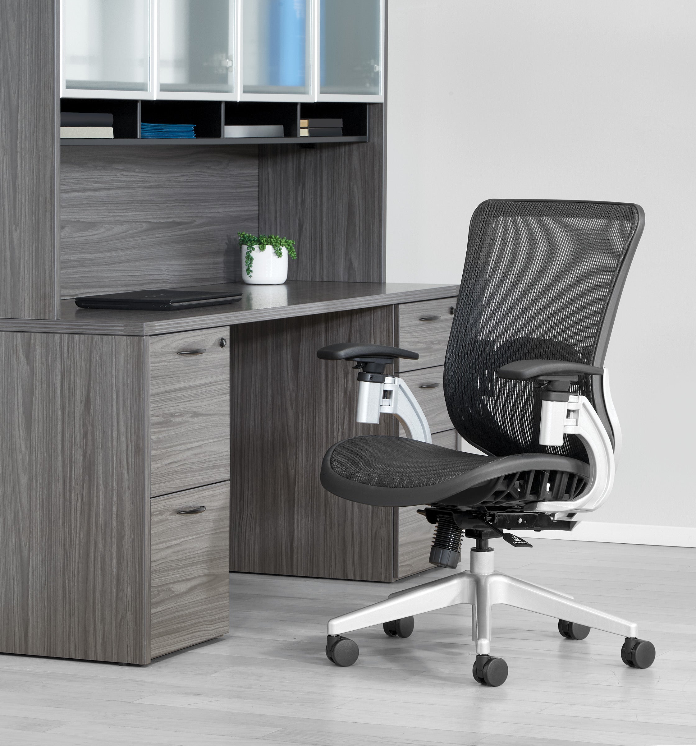 Vertical Mesh Back Managers Chair